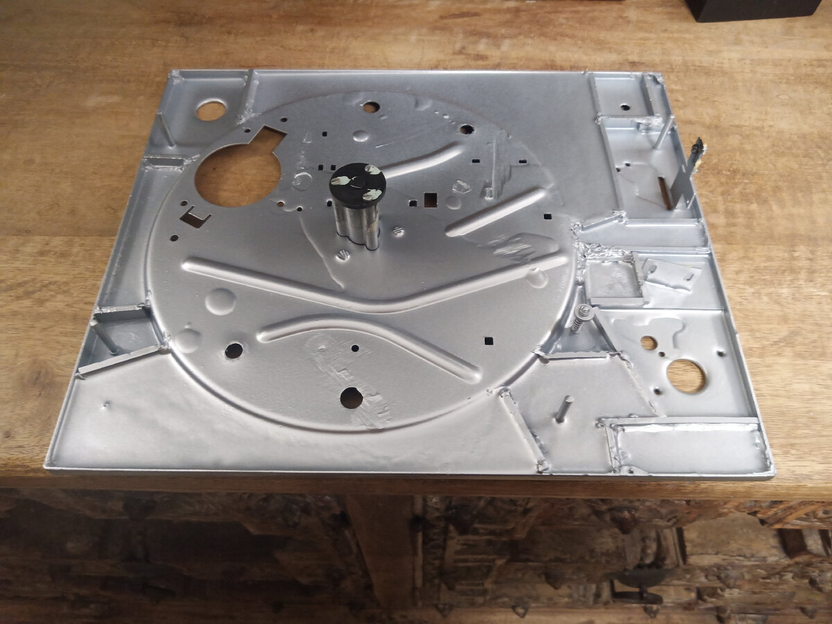 Платер. Вид снизу. Видны ребра секторов (оргстекло) и залитые эпоксидкой полости.