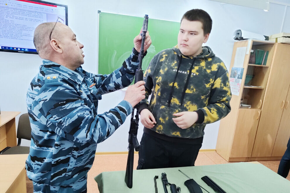    В колледже Ноябрьска откроют курсы НВП