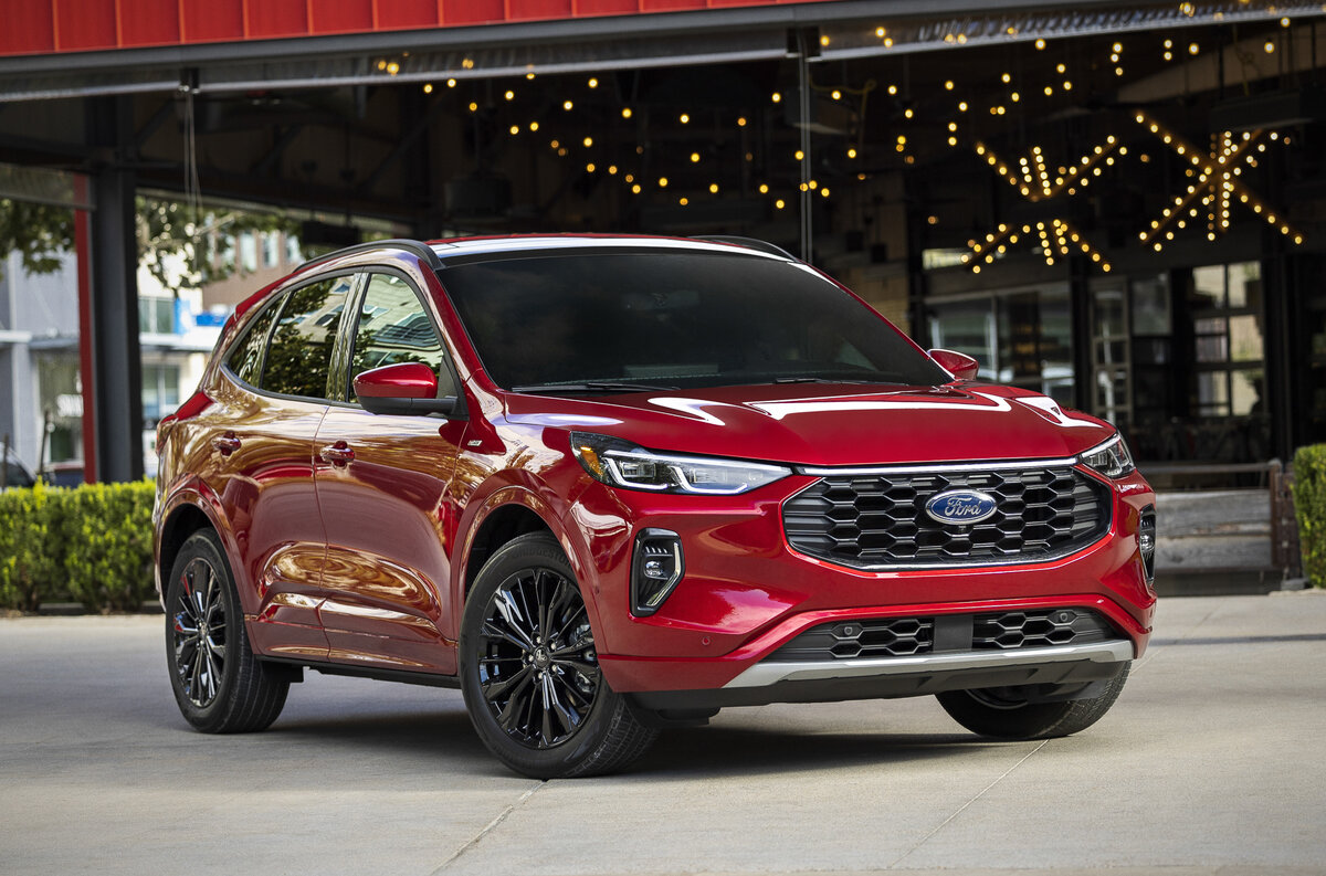    Ford Escape ST-Line   
Ford