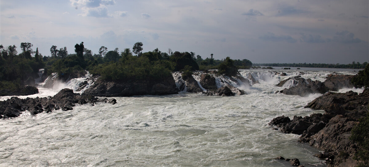 Конфаенг - самой большой порог (водопад) Меконга, граница с Камбоджей