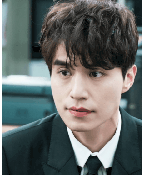 Актёр Ли Дон Ук в дораме "Токкеби ю" в роли Жнеца смерти