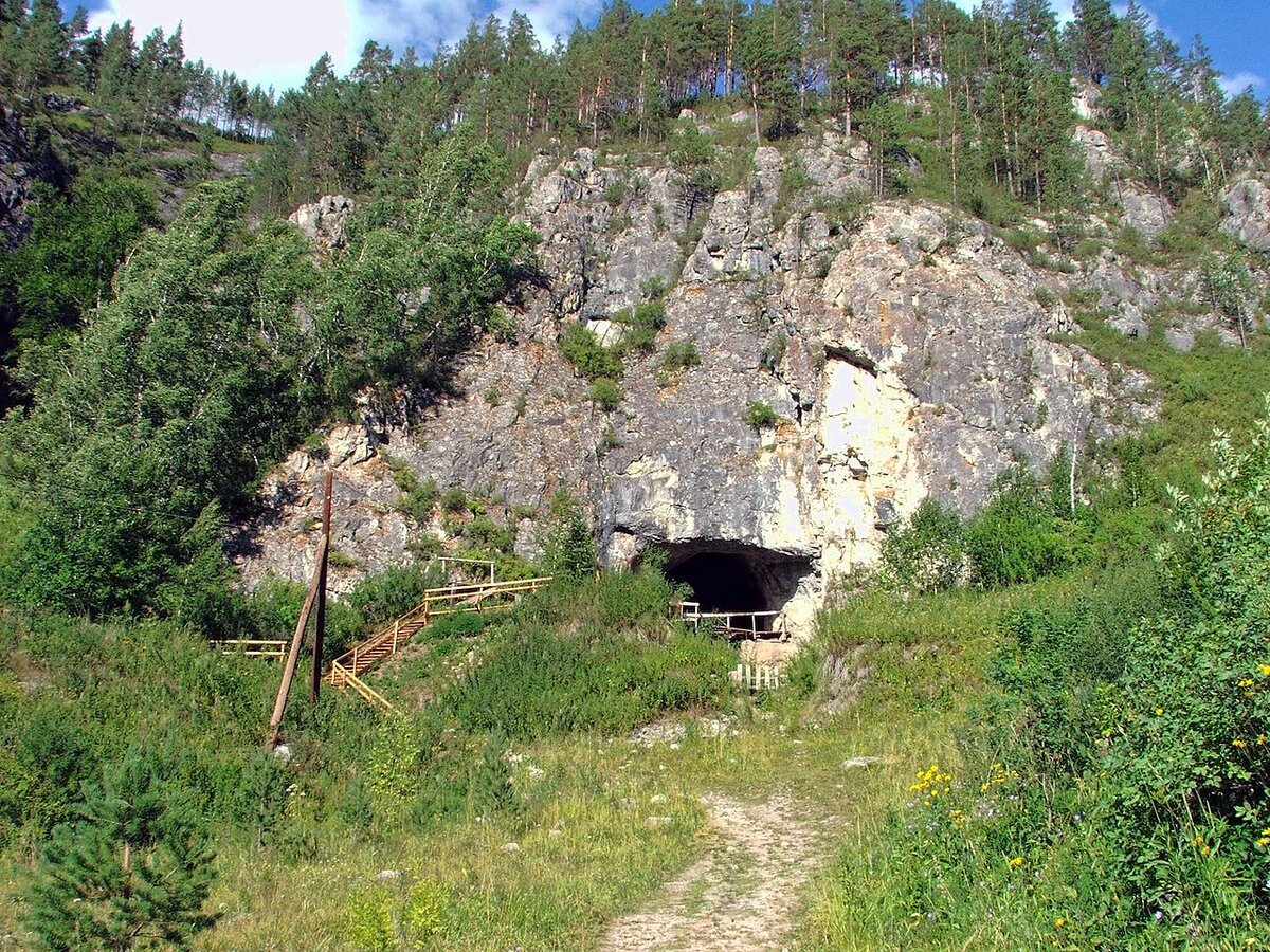 Денисовая пещера. Алтай.