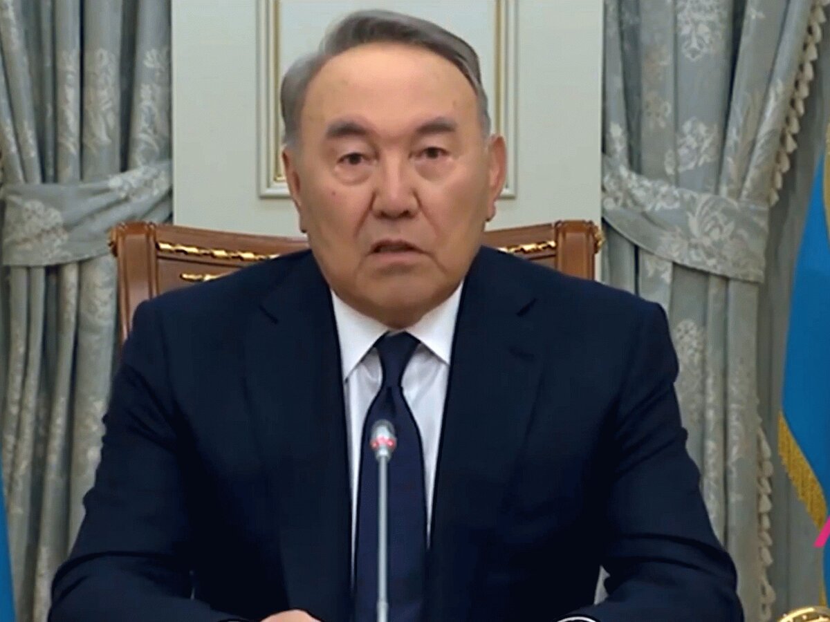 Назарбаев ушел в отставку