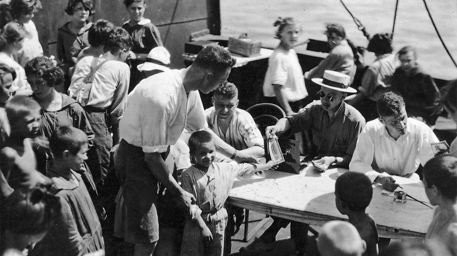 На пароходе «Йомей Мару». Фото из статьи "Детский Ковчег" http://airvl.ru/detskiy-kovcheg.html журнал "Владивосток Авиа" (предоставлено Ольгой Молкиной) 