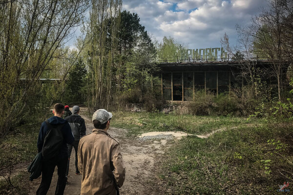                                                            Вид на кафе со стороны города. 