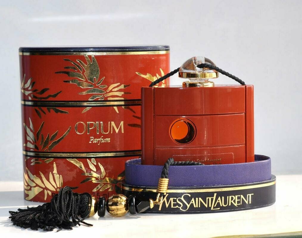 Yves saint laurent opium parfum. Ив сен Лоран опиум 1977. Парфюм опиум Ив сен Лоран 1977. Ив сен Лоран Парфюм опиум. YSL духи Opium.