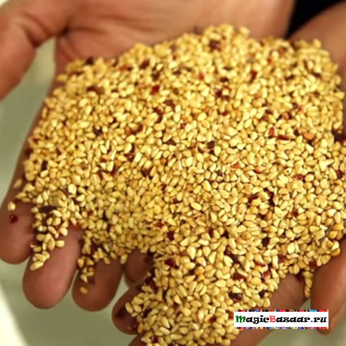 В отличие от ароматических масел, это масло производят из семян.