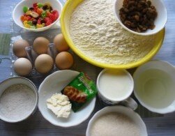 ШАГ 1:
Приготовить все инградиенты. Муку просеять