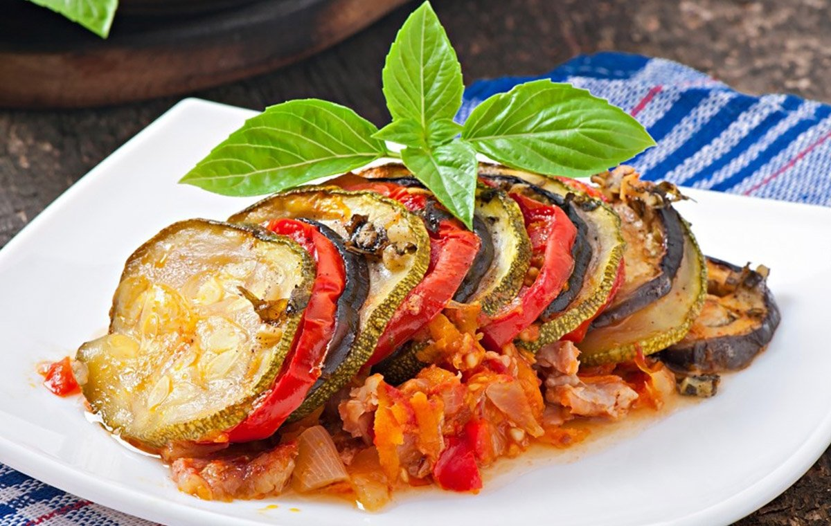 Баранина прайм биф. Рататуй. Люля из свинины. Горячие блюда из овощей. Грудка в сливочном соусе.