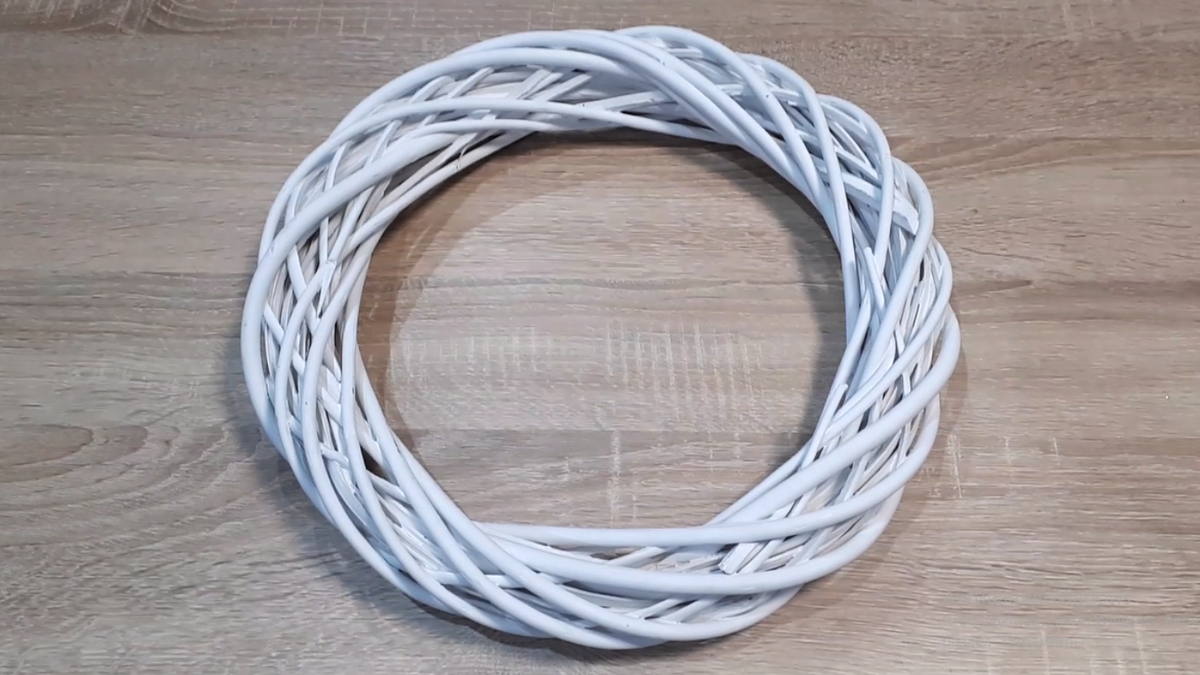 Фото 1. Основа на венок