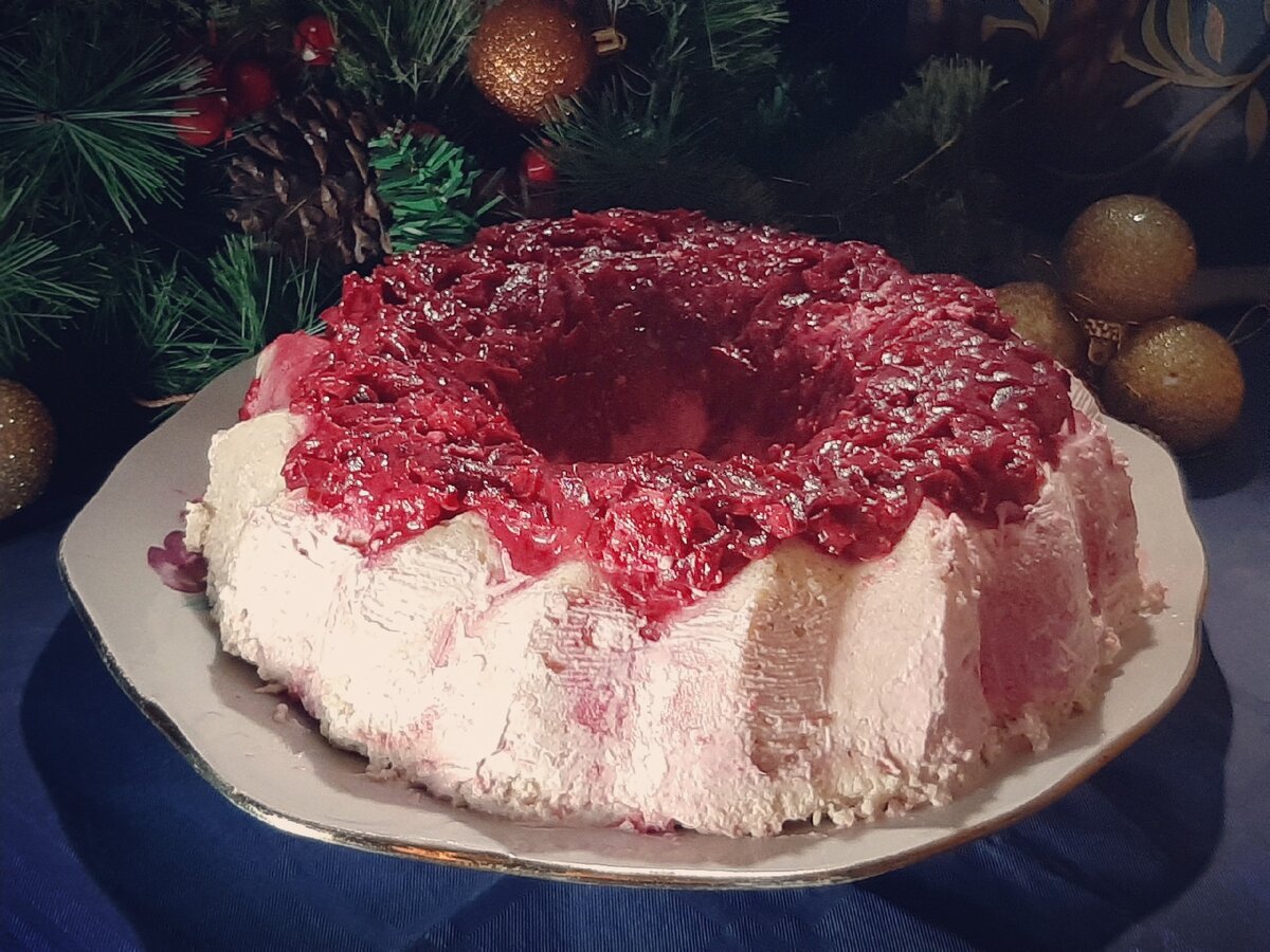 Пудинг из курицы по рецепту Елены Молоховец со свекольным соусом
