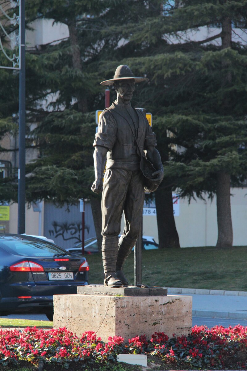Скульптура El Sembrador, скульптора Antonio Navarro Parra