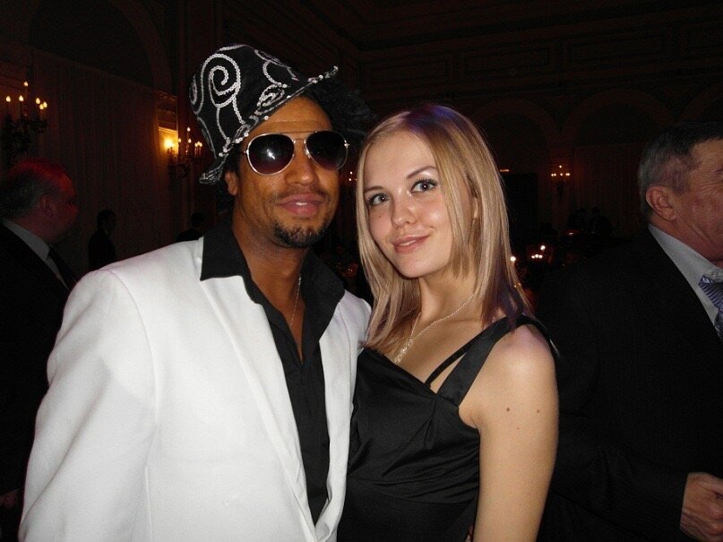 2010. Новогодний Корпорат. Ресторан Талеон. Это был последний год, когда было очень круто на нашей работе. С каждым годом, все становилось только хуже и хуже.😞