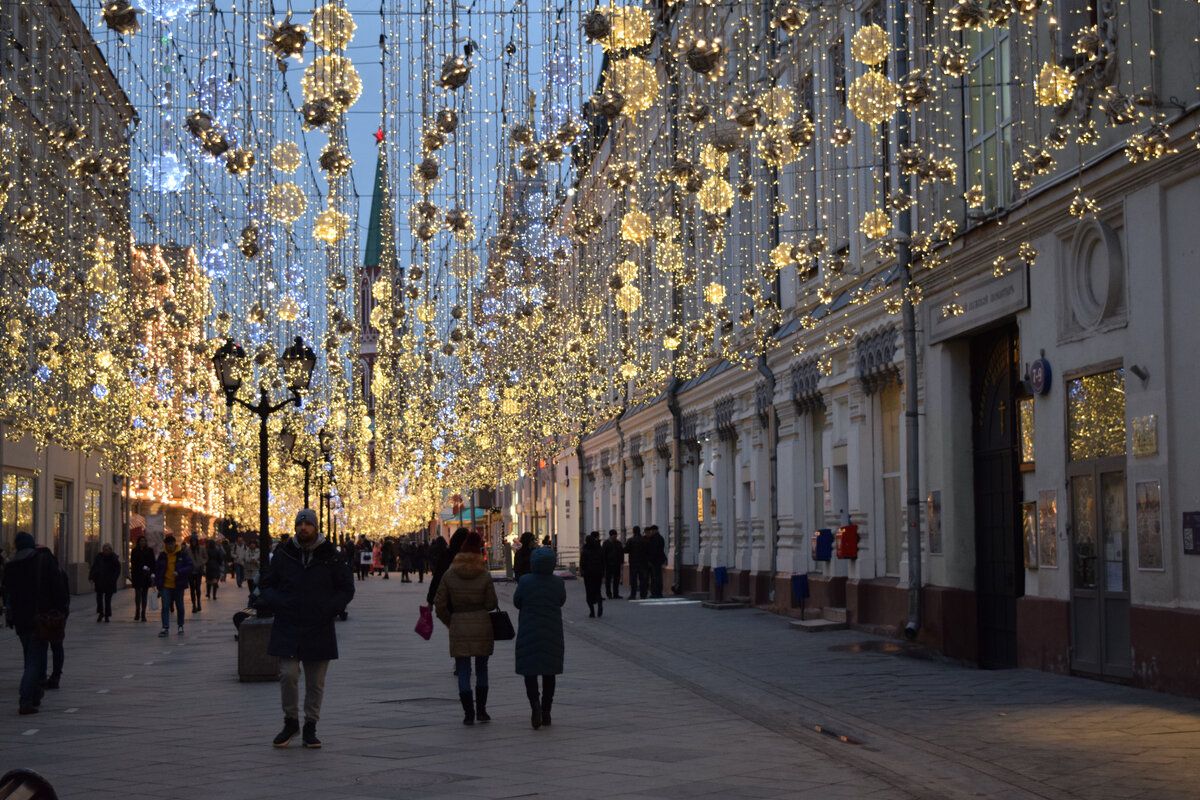Улица Никольская в середине января в Москве. Фото Артюхов Д.
