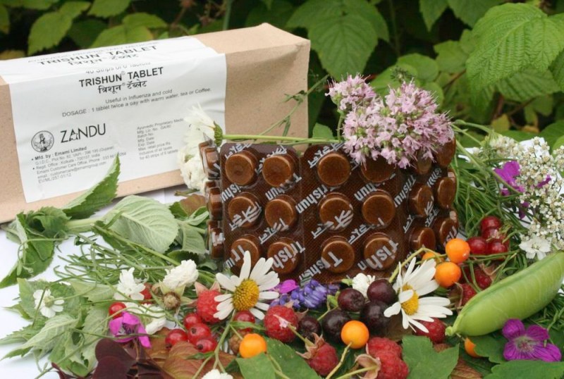 При первых проявлениях простуды или гриппа применять по 1таб. 2 раза в день с теплой водой или чаем. 