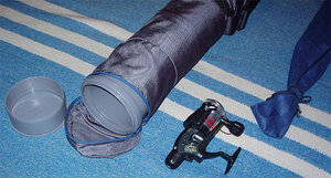 Все больше рыбаков предпочитают использовать самодельный тубус для спиннинга. Это связано с тем, что подобрать идеальный чехол для удочки довольно сложно. Даже если подобрать прекрасную модель, которая по размеру такая же, как и спиннинг, приходится заплатить за это изделие немаленькие деньги. Основные недостатки тубусов, с которыми приходится сталкиваться рыбакам: