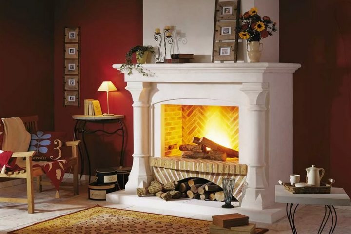 Дровяной камин в квартире