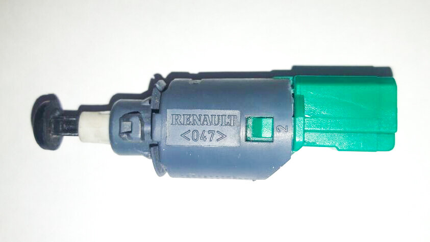 Выключатель сцепления (датчик сцепления) Лада Веста. Фото автора