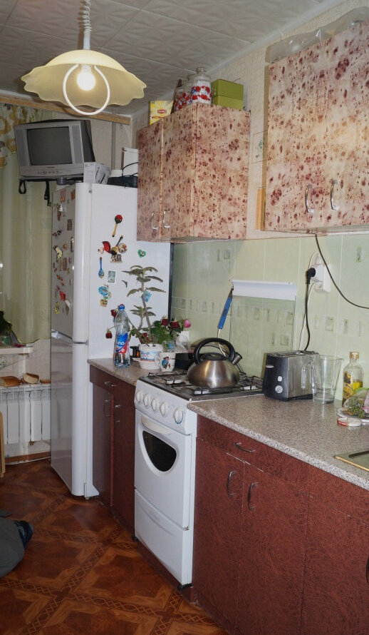 Вот такой была кухня до ремонта