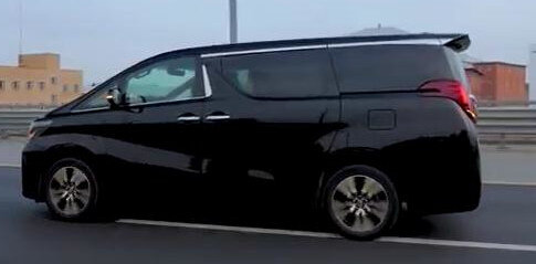 Тойота Альфард.