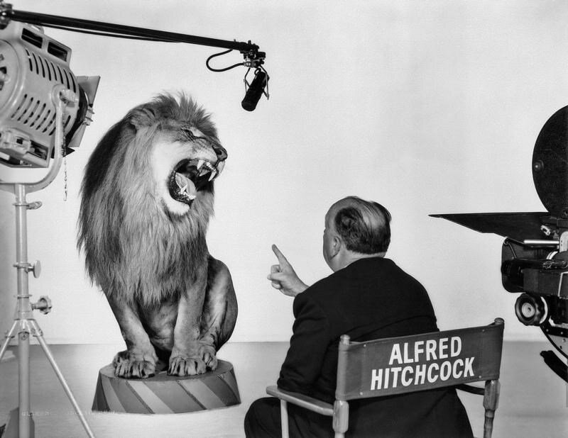 Съемки заставки  Metro-Goldwyn-Mayer под руководством А.Хичкока