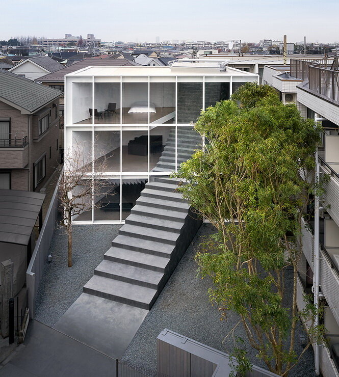 «Stairway House» в тихом районе Токио