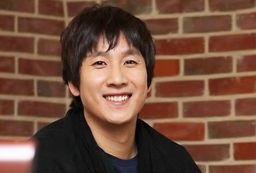 Корейский киноактер Ли Сон Гюн