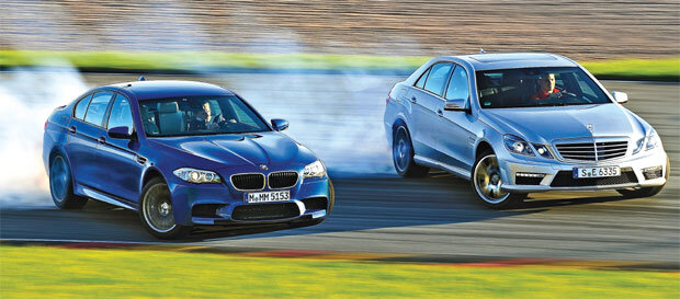 Под этой фотографией немного объясню, как я понимаю немецкий автопром. Он ломается не потому что конструктивно сложный и не надежный, а потому что люди, покупающие этих немцев с рук у людей, которые просто нещадно на них лупят и обслуживают по "книжке", потом страдают. Страдают по расходам, отваливающимся моторам и коробкам. Так что, друзья - берите только свежее авто и обращайте внимание на владельца!