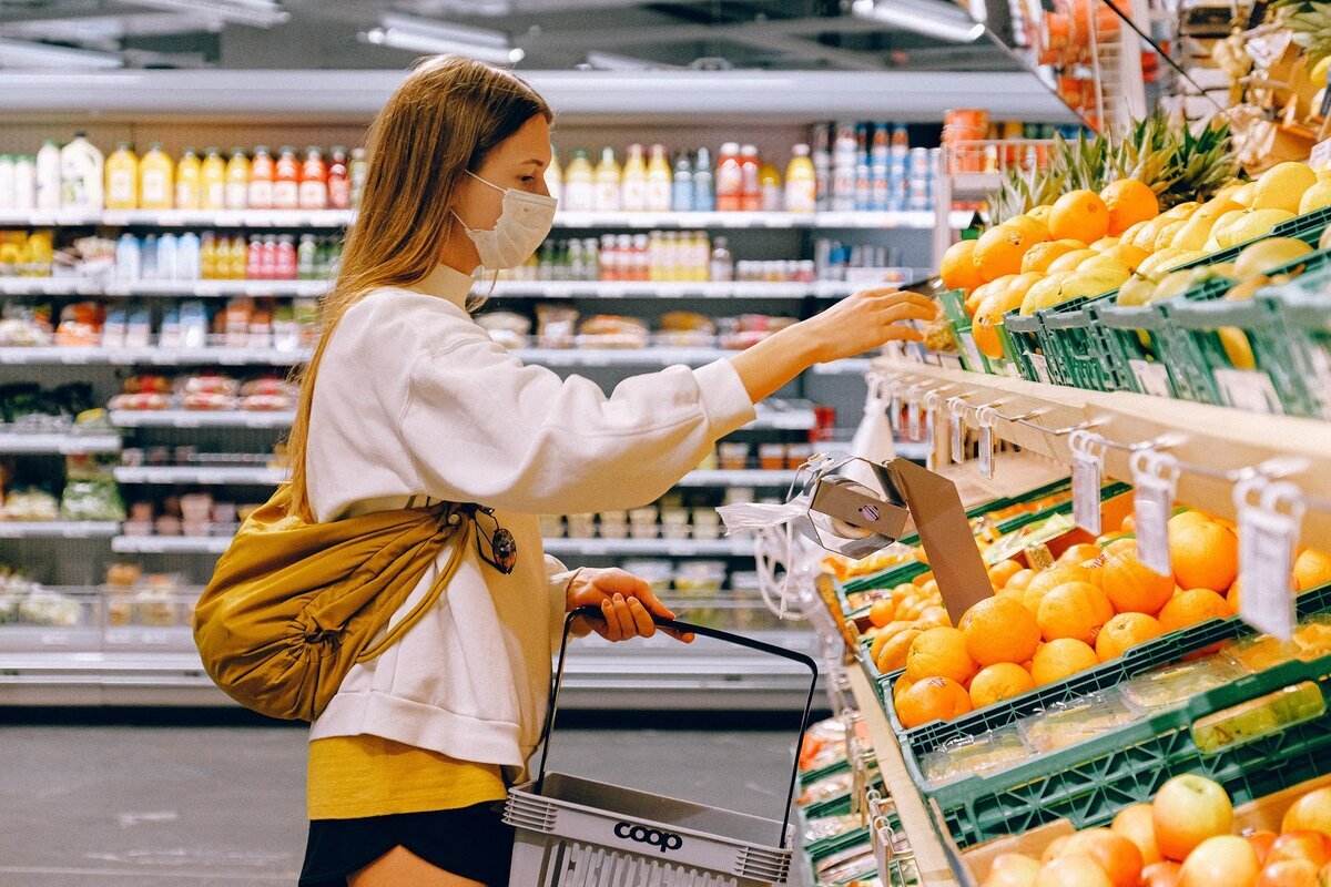 Секции с полезными продуктами в супермаркетах, обозначают надписями «эко», «био» или «органик»