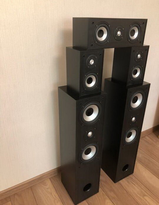 SVEN HP-530T 5.0 Фото из открытого источника.