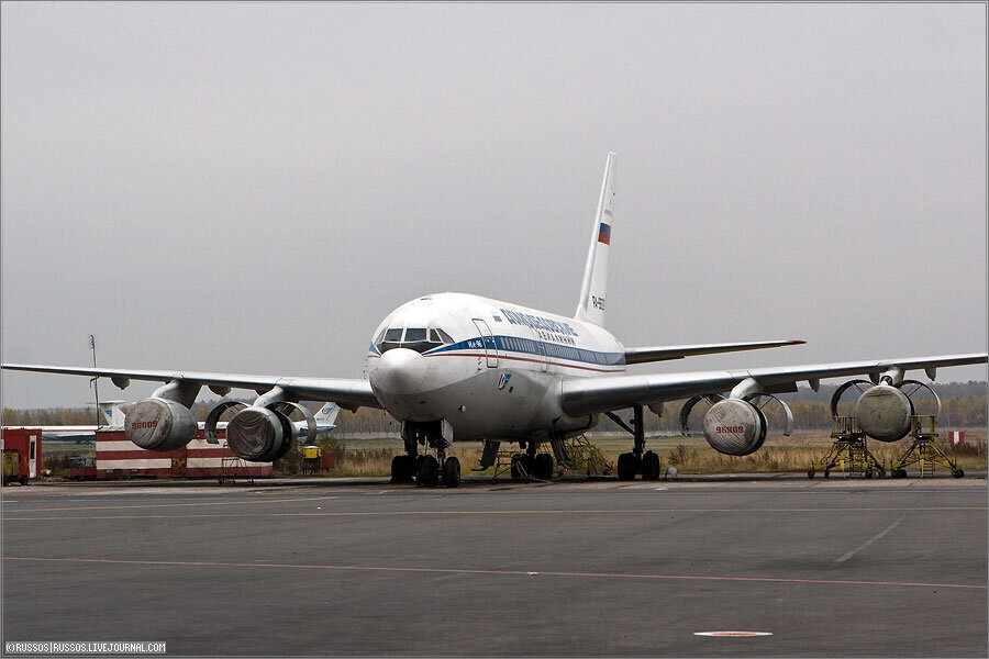 Ил-96 RA-96009. После многих лет хранения в Домодедово его восстановили и 13 декабря 2017 года он перелетел в Жуковский. . В этом же году снят с регистрации и переведен в реестр экспериментальной авиации. Всего так в Домодедово восстановили три Ил-96.