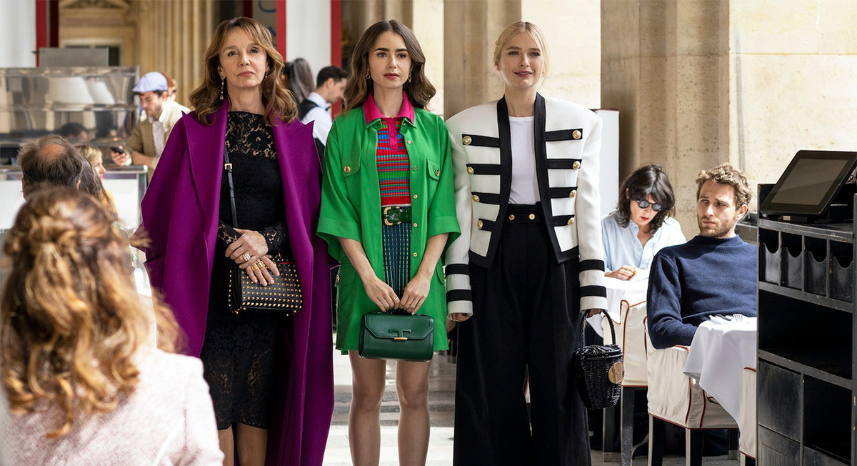 Кадр из сериала "Эмили в Париже"