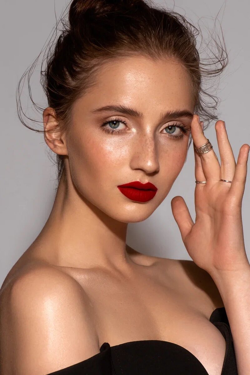 Модель Элина Кули, макияж Таня Пось, фото Ольга Райдер