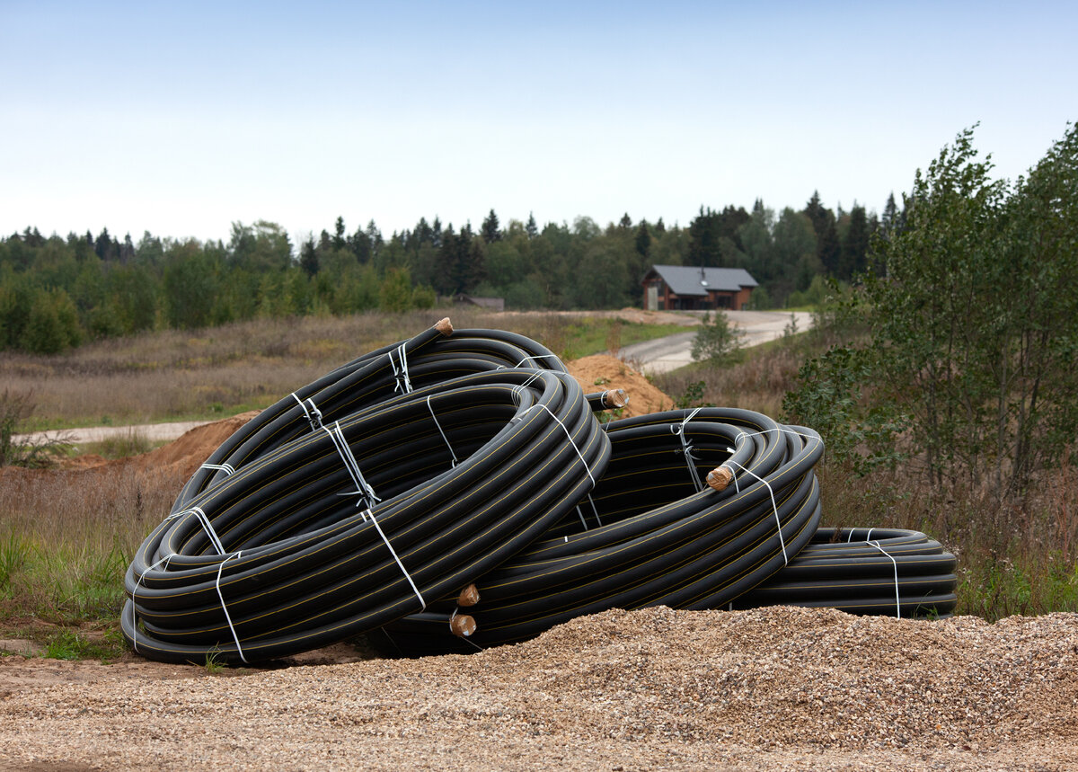 Круглогодичный водопровод в поселке Вельга парк проложен на глубине 2м 