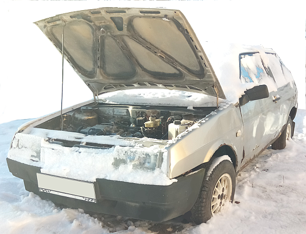 Нужно ли прогревать холодный двигатель автомобиля на холостом ходу или лучше это сделать во время движения?