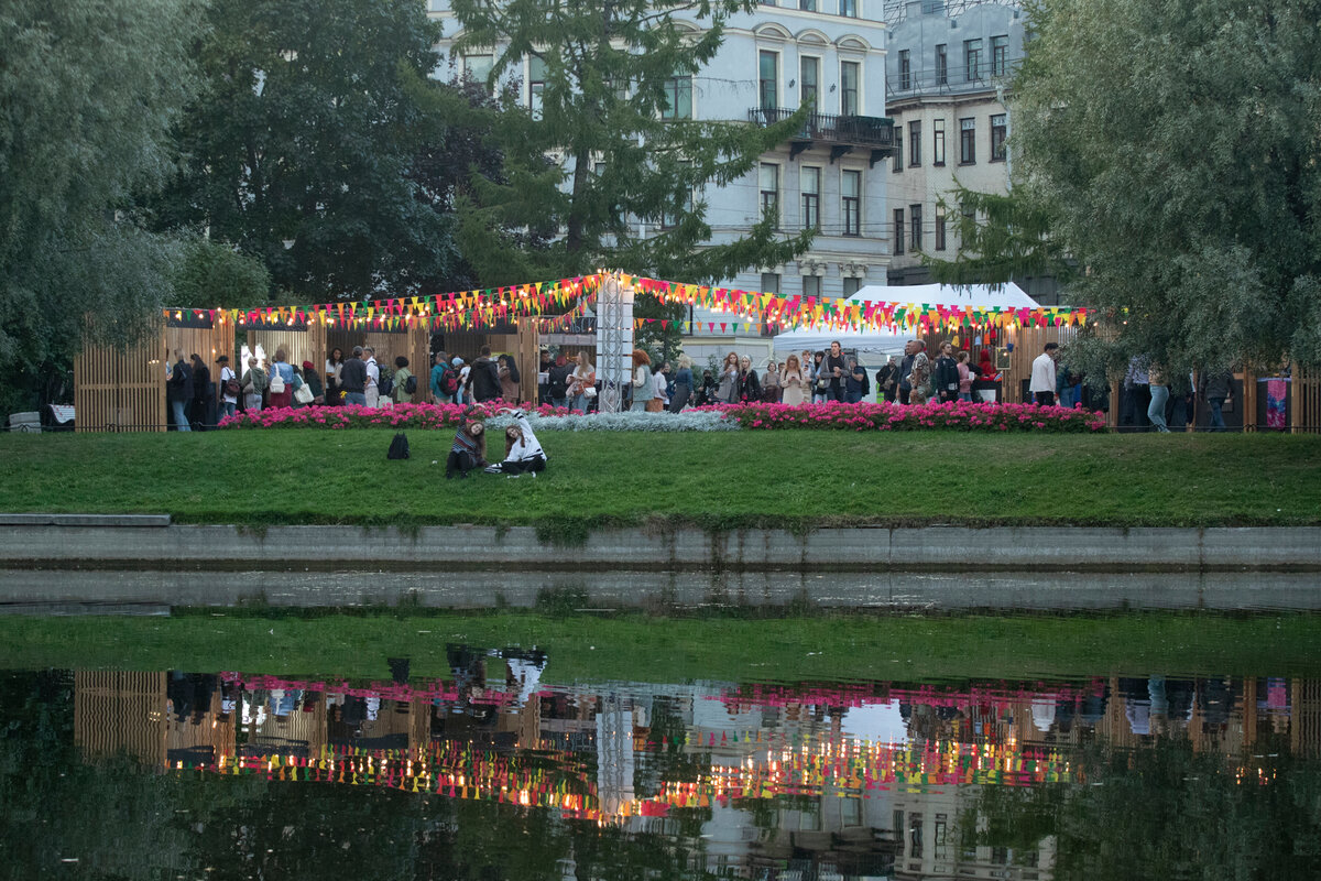 Ярмарочная площадь на фестивале Стороны света