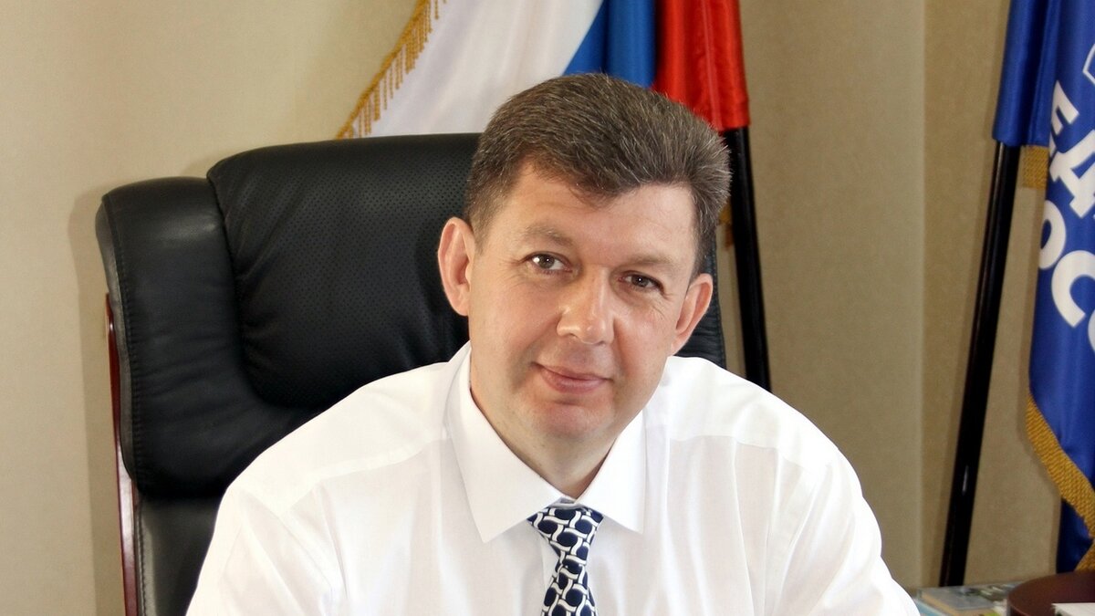    Экс-глава Рыльского района Андрей Лисман прокомментировал свою добровольную отставку