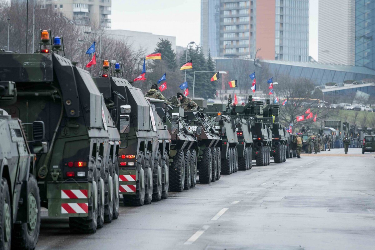 военный парад в прибалтике ржака