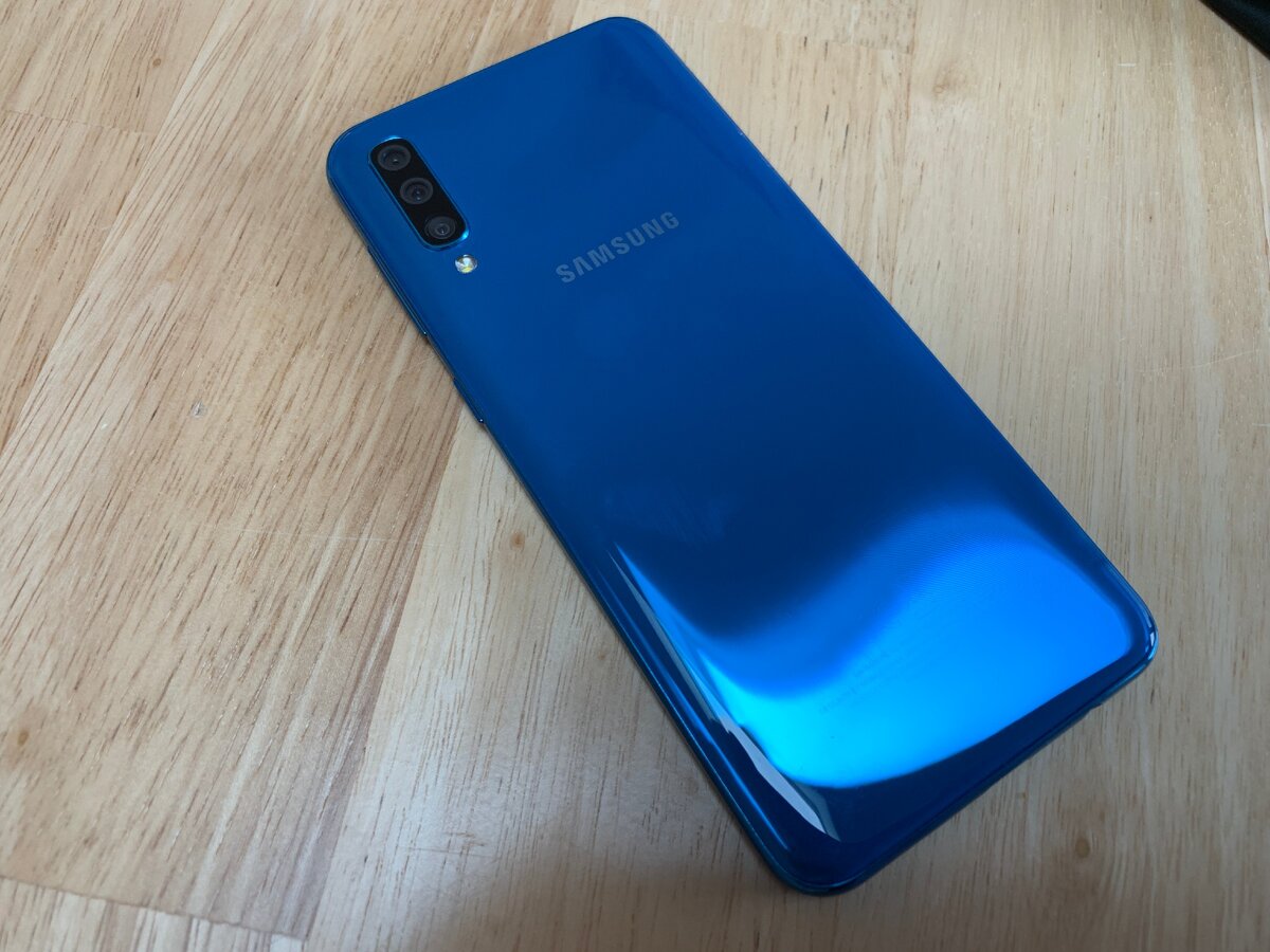 Samsung Galaxy A50 4/64 Гб