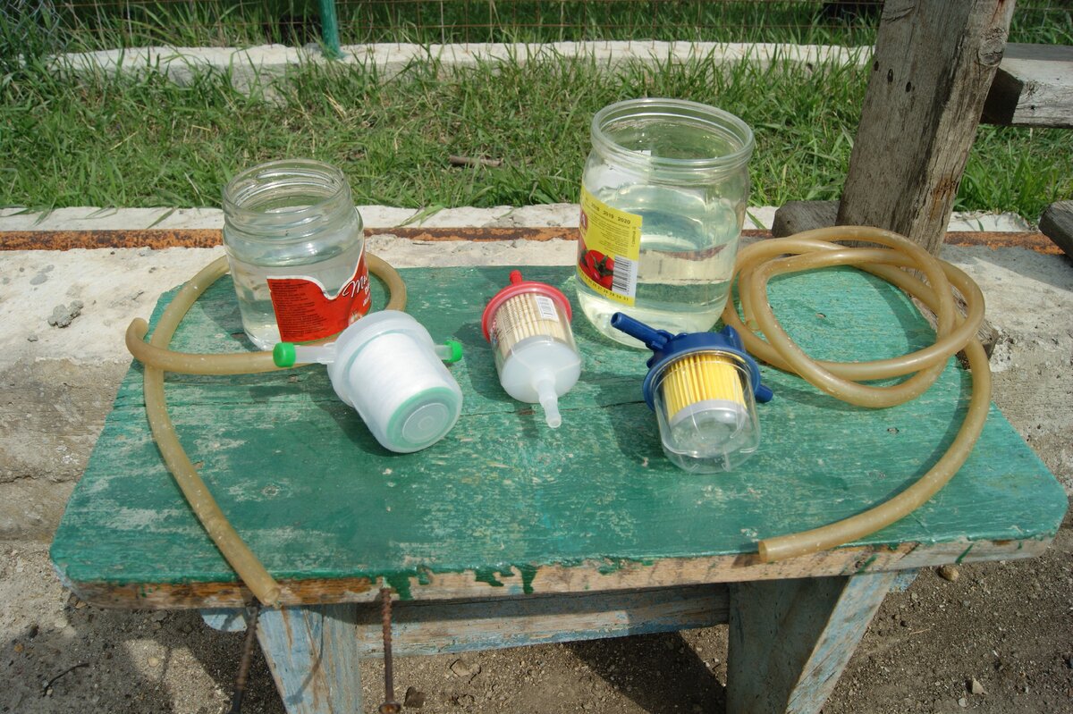 Пропускаю через топливные фильтры бензин с водой и смотрю какой фильтр ...