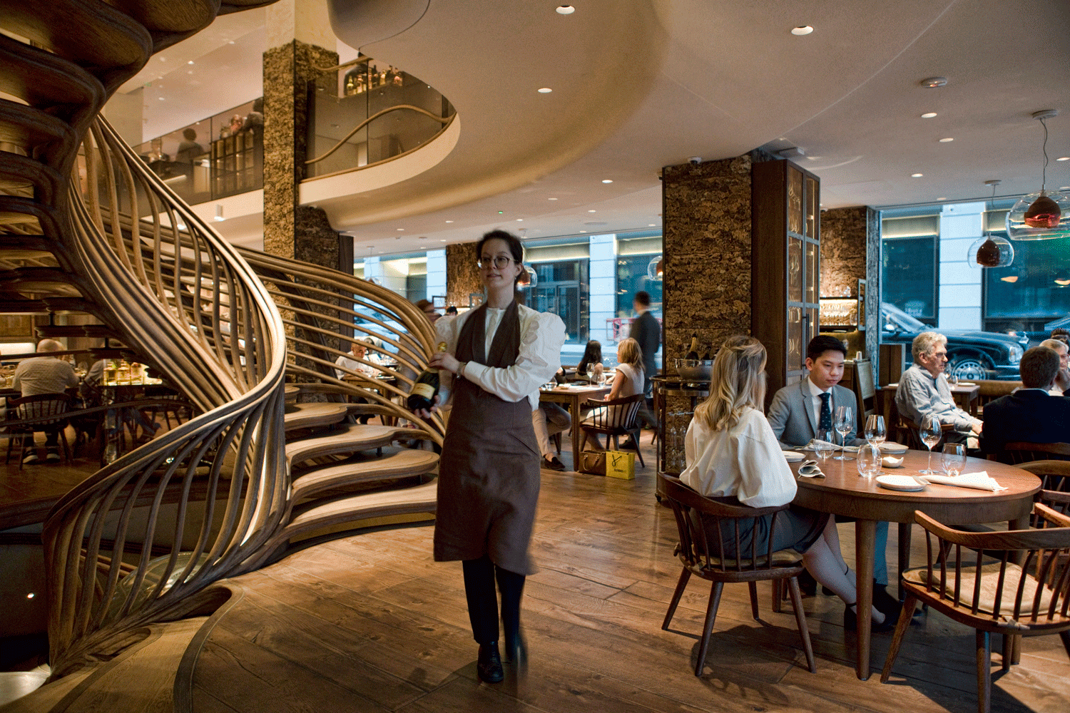 лестница в ресторане чичваркина в лондоне