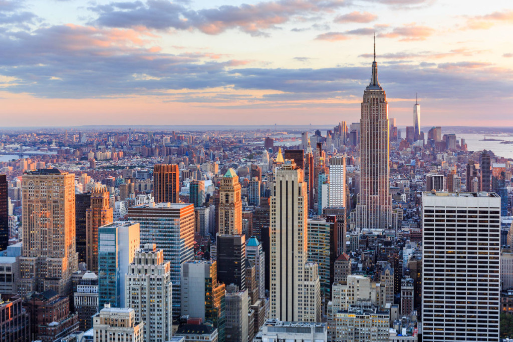 Фото:  https://www.russiatousa.ru/wp-content/uploads/2016/03/Veix-Goodbye-New-York-Color-1200-1024x683.jpg
