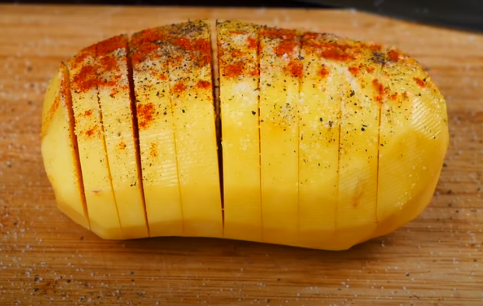 Тщательно промазываем внутри.