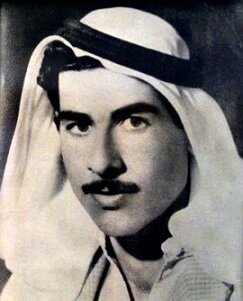 Здесь и далее по тексту размещены фотографии Саддама Хусейна, сделанные в разные периоды его жизни