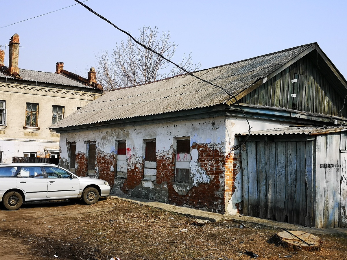 Печальный вид. Недолго домику осталось...