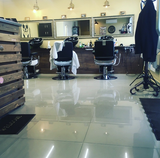 Часть интерьера барбершопа