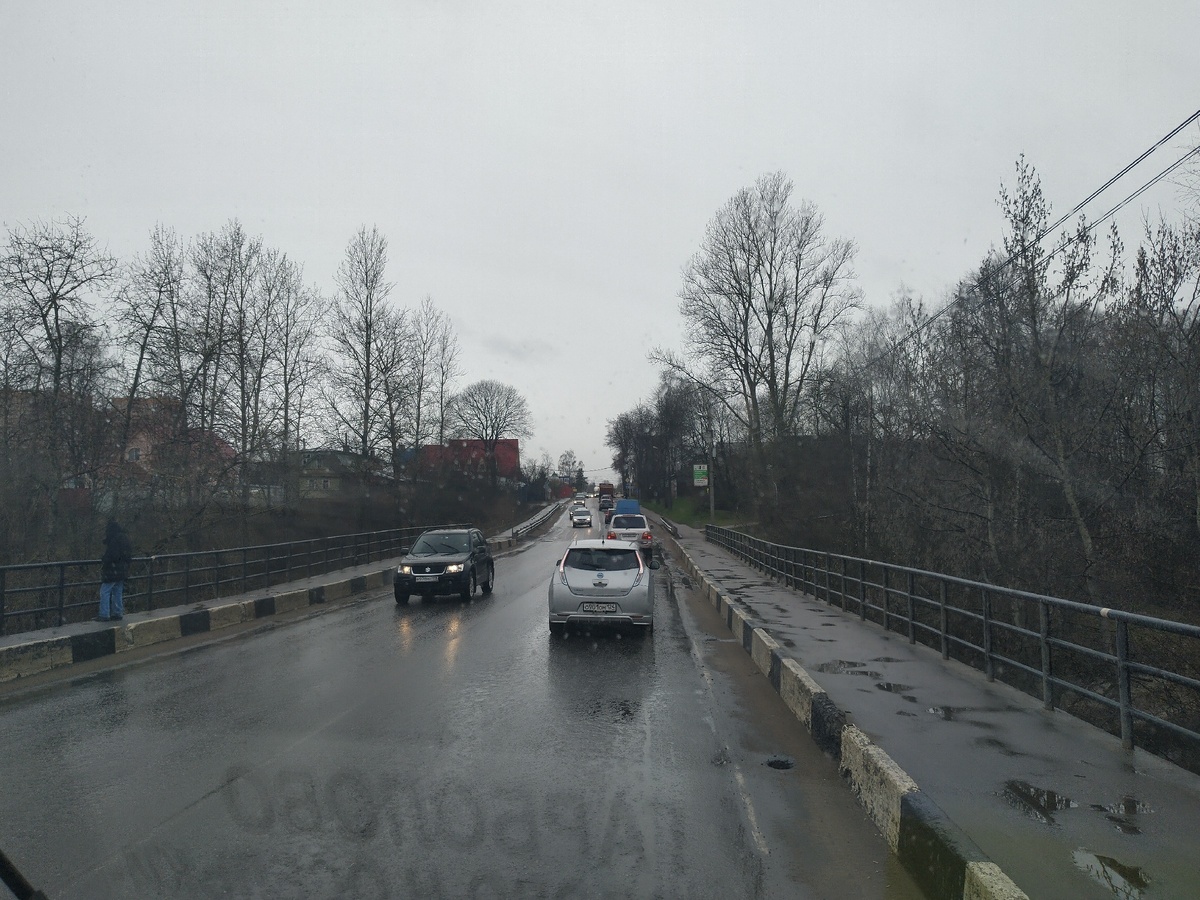 Типичная пробка в "Девяткино" в условиях карантина. Эх, первую за неделю вижу))