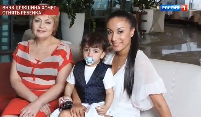 Анастасия Воронина-Франсишку с дочерью и внуком.