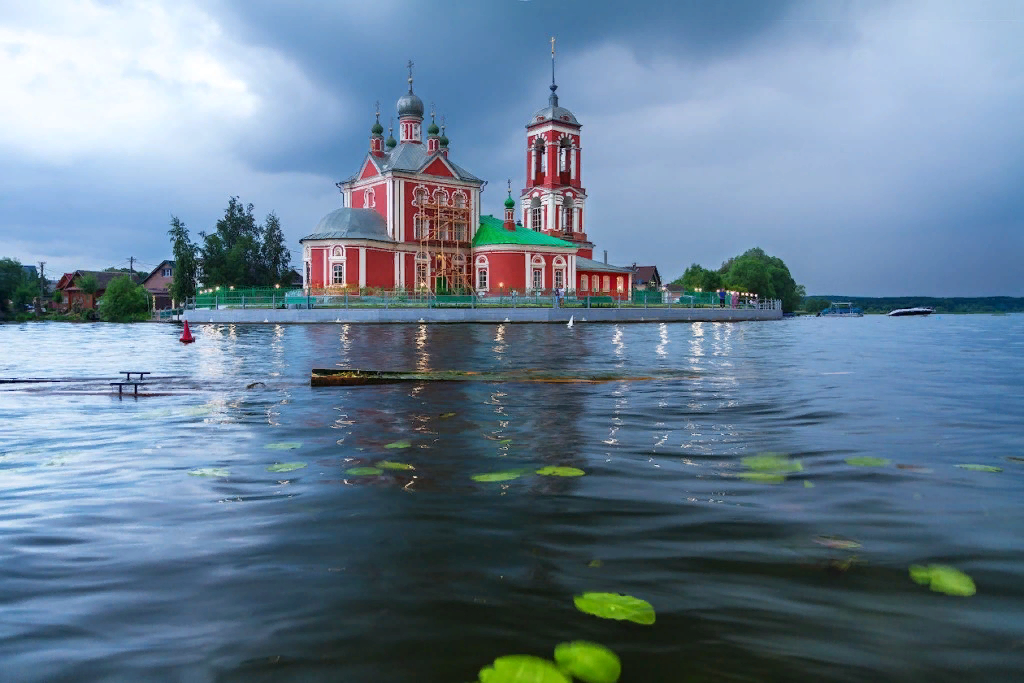 Море далеко? Море рядом! Лучшие озера России для летнего отдыха