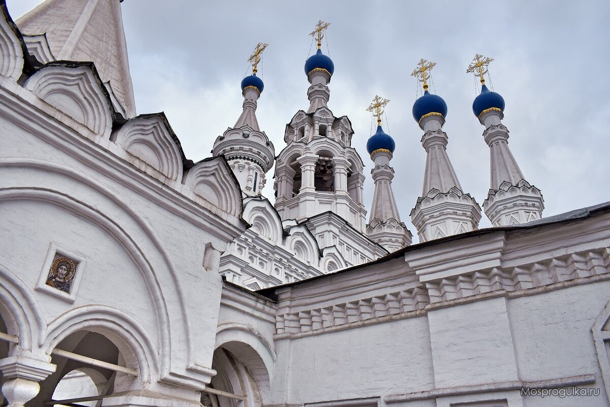 Храм богородицы в москве. Храм Рождества Богородицы в Путинках. Московская Церковь рождения Богородицы в Путинках. Храм Рождества Богородицы в Путинках в Москве. Церковь Рождества Богородицы в Путинках Архитектор.